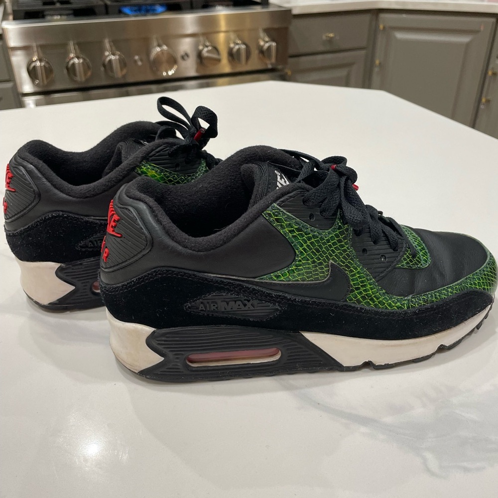Nike Air Max 90
Green Python leather and suede size 6 - Picture 6 of 7